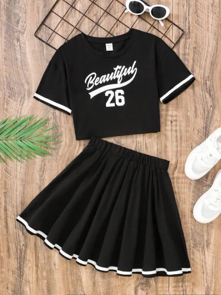 SHEIN Tween Girls' Knitted Letter Print T-Shirt and Skirt Set