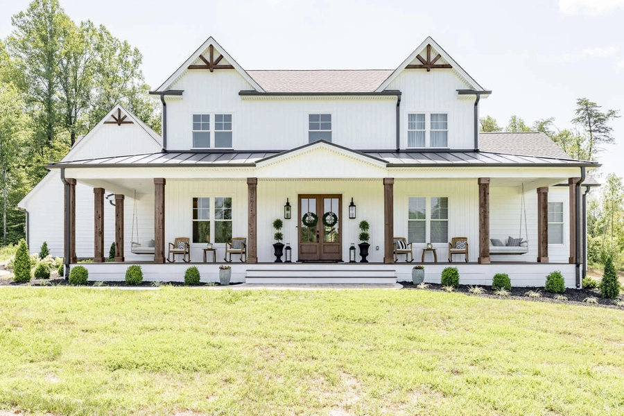 Modern Farmhouse Plan - 3,684 Square Feet, 3-4 Bedrooms, 3.5 Bathrooms | Floor Plan #7112-00001 | America's Best House Plans