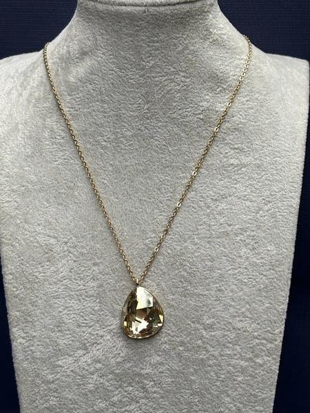 Swarovski Gold Toned Necklace *Preloved*