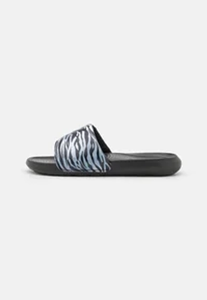 VICTORI ONE SLIDE PRINT - Pantolette flach - black/metallic silver