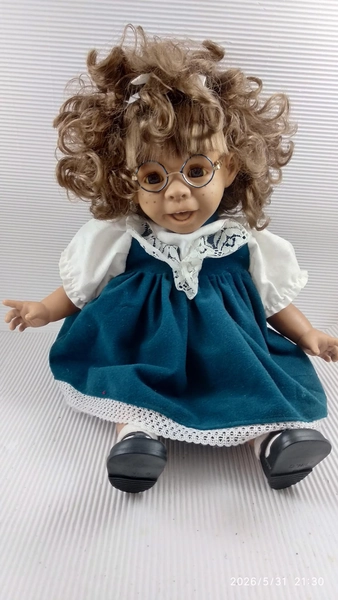 Vintage D'anton Jos Character Doll: Hard Plastic, Brown Hair,Blue dress, with glasses