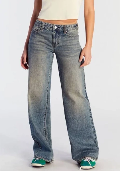 Casey Women's Low Rise Baggy Jeans