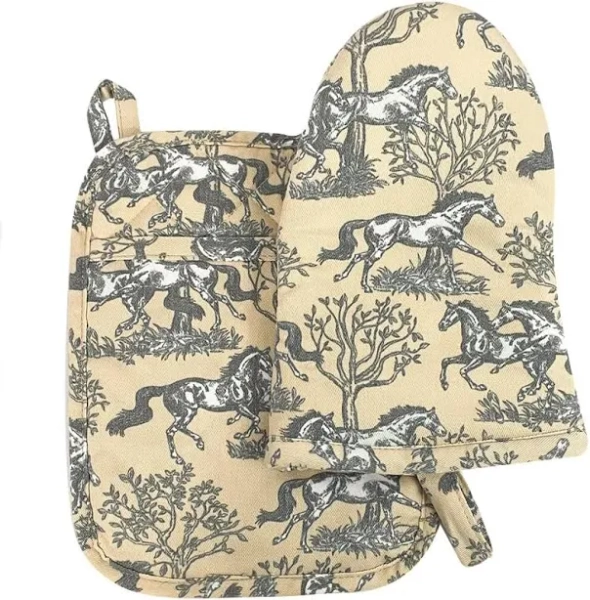 AWST Int'l Oven Mitt and Pot Holder Set