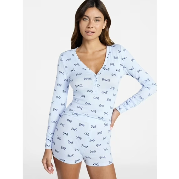 No Boundaries Giftable Henley Sleep Top and Shorts with Socks Set, 3-Piece, Women's
