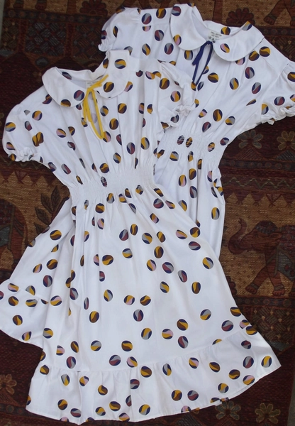 Vintage girls clothes UNUSED cotton dress 1970s Elasticated waist Flounced hem