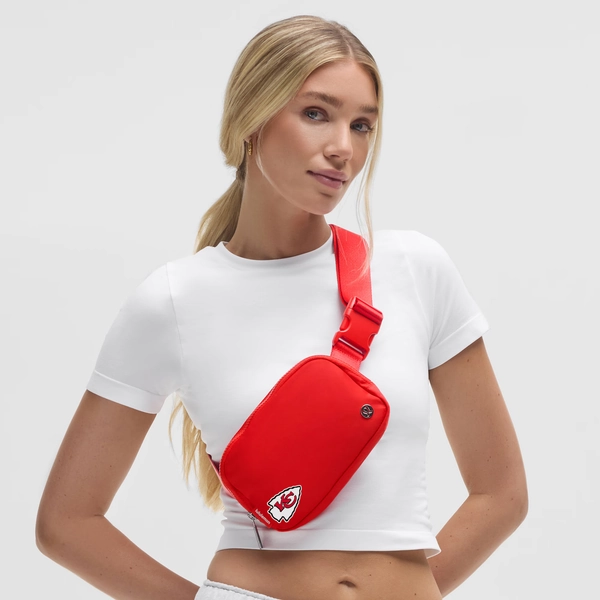 Kansas City Chiefs lululemon Everywhere Belt Bag - True Red