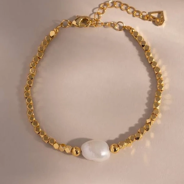 Caitlyn Minimalist 18K Gold Pearl Charm Beaded Bracelet