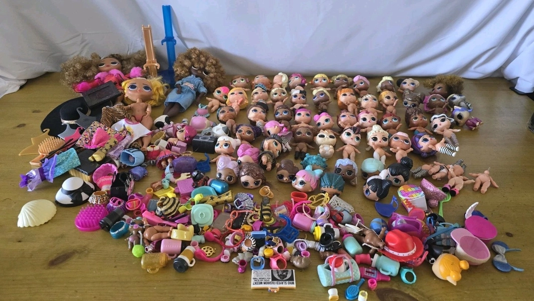 LOL Dolls Bundle &amp; Accessories 