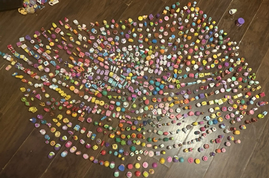 Shopkins Collectible Figures Set Over 300+ Pieces