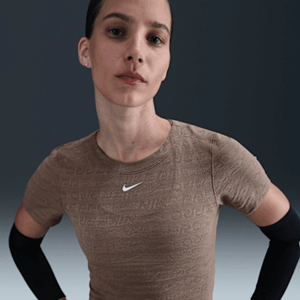 Nike Pro Women's Dri-FIT Short-Sleeve Cropped Jacquard Top