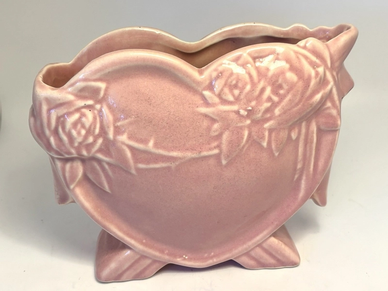Vtg 40s Nelson McCoy Pink Heart Vase/Planter w/Roses &amp; Bow MCM Pottery