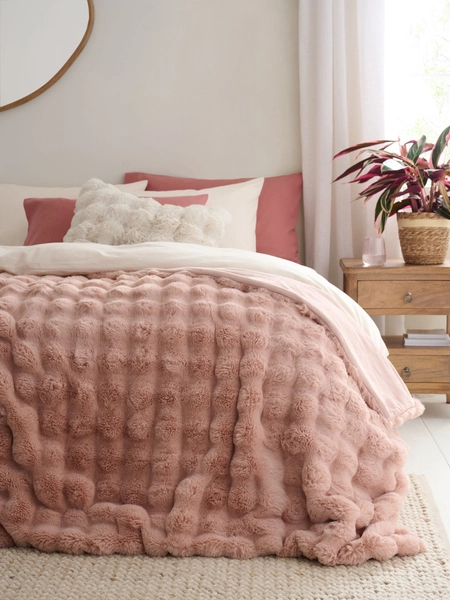 Light Pink Aspen Faux Fur Throw