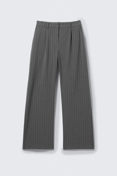 Relaxed Mid Rise Pleated Suiting Trousers