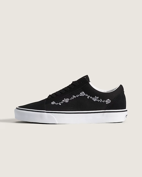 Old Skool Shoe in Black / White | Vans
