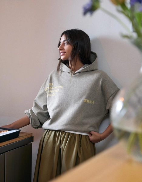 Kapuzenpullover mit Print