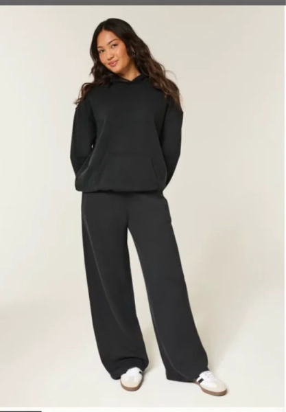 Clothing for Women & Men | Teen Clothing | Hollister Co.