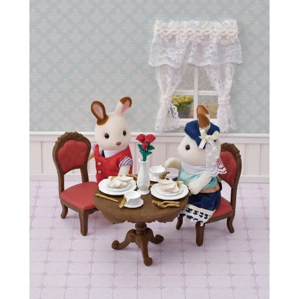 Chic Dining Table Set