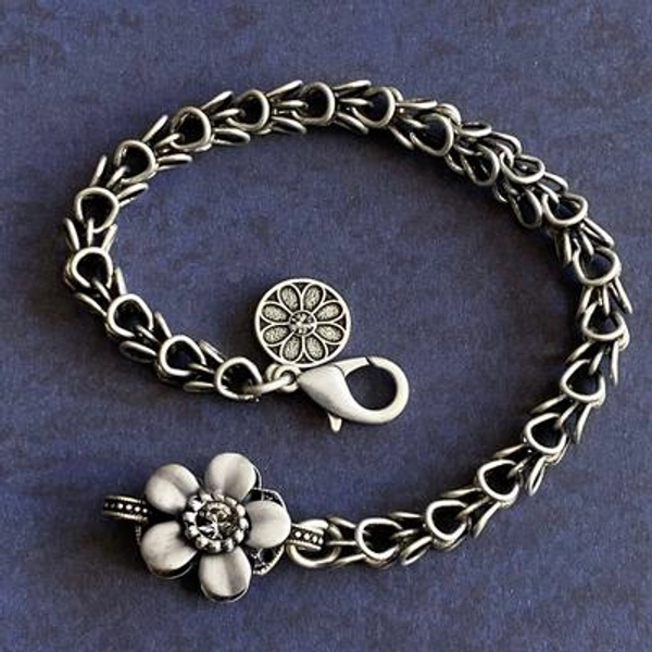 Flower bracelet
