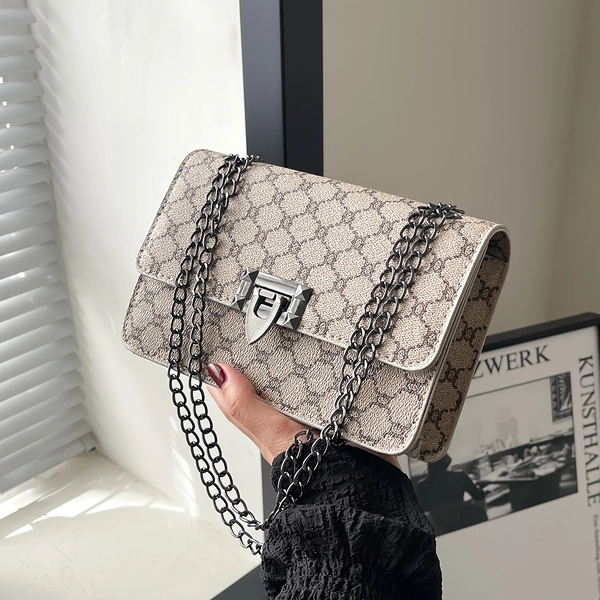 Women's Shoulder Bag Fashion Large Capacity Handbag Crossbody Tote Chain Purse for Middle-Aged Ladies