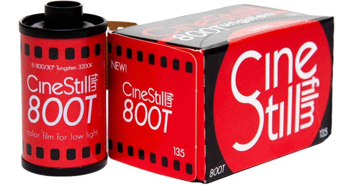 CineStill Film 800Tungsten C-41 Color Negative Film (35mm Roll Film, 36 Exposures)