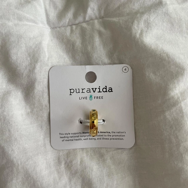 Pura vida ring!

Gold fidget ring, brand new and...