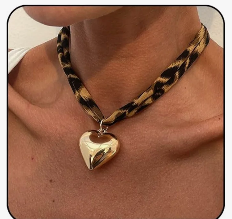 Scarf Necklace with Charm Bandana Necklace with Charms Gold Chunky Heart Bow Ball Cross Flower Starfish Spiral Conch Pendant Necklaces Leopard Necklaces for Women Trendy Jewelry