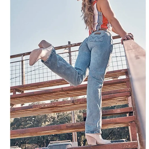 Wrangler Women's Cowboy Cut Slim Fit Jeans