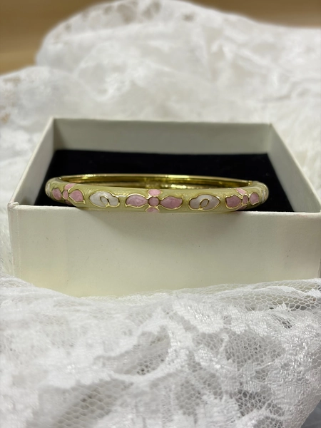 baby green and baby pink bangle