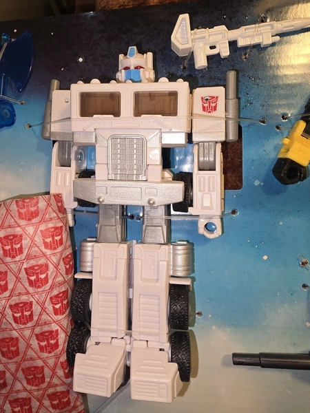 ULTRA MAGNUS Transformers Age Of The Primes HASBRO 2025