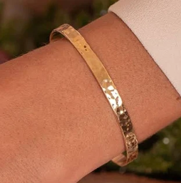 l'atelier d'amaya Hammered lock bangle Gold-plated