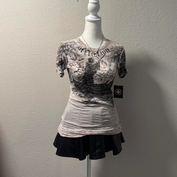 white gothic affliction graphic tee...
