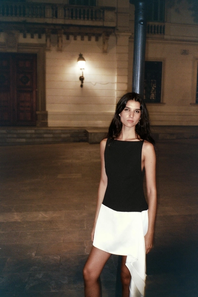 CONTRAST SHORT DRESS