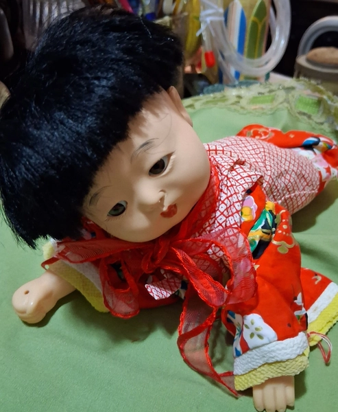 Japanese Crawling Ichimatsu Baby Doll Vintage 1980s 9.5 in tall