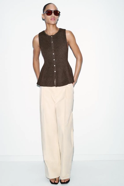 TOP RIB PEPLUM BOTONES