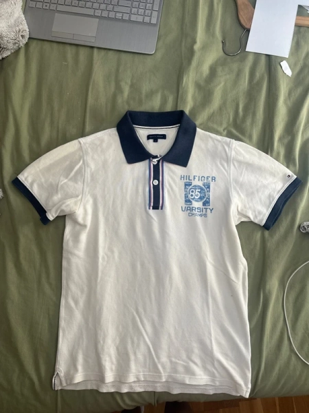 Polo hilfigier 14 ans
