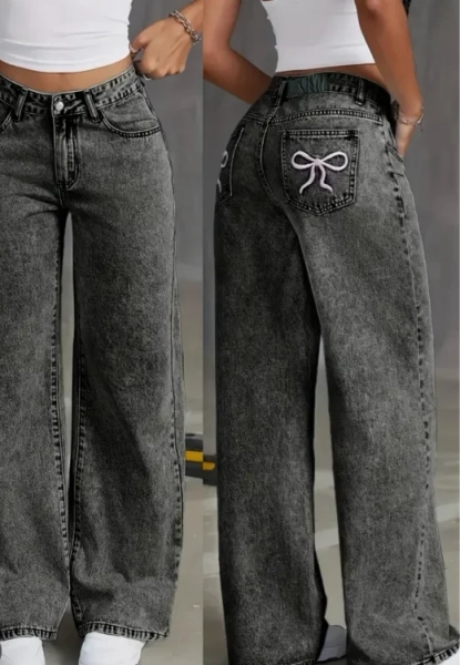 jeans with pink bow 