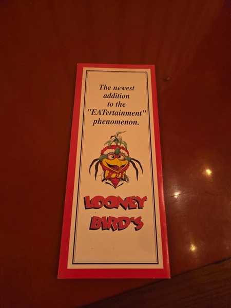Showbiz Pizza Place - Looney Birds Restaurant 5 Fold Brochure Advert - Original