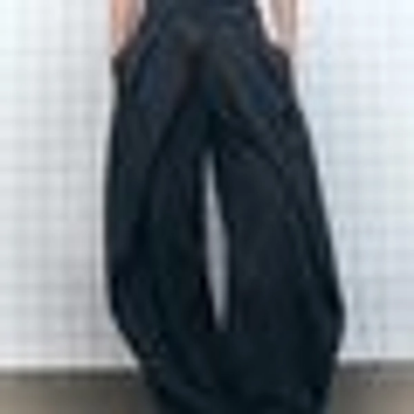Pleated pants with double button