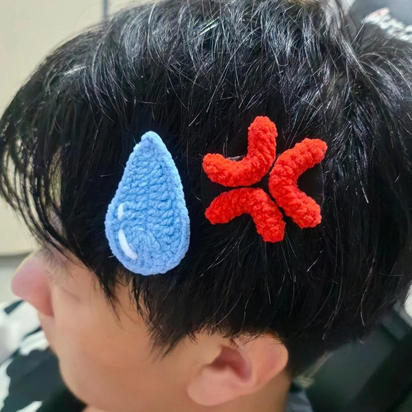 2pcs Cute Plush Hair Clips - Angry Face & Starfish Design, Soft Blue & Red Valentine’s Day Hair Accessories for Couples, Everyday Styling, Durable Plush Material for Gifts or Personal Use, Cute Hair Accessories, Couple Gifts, Playful Design, Cozy Texture, Decorative Hairpieces, Teens Fashion