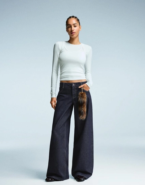 Wide-leg low-waist jeans