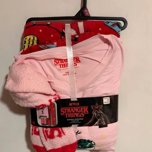 Stranger Things NWT 3-Piece Pajama Set - New Women | Color: Yellow/Maroon | Size: 2XL
