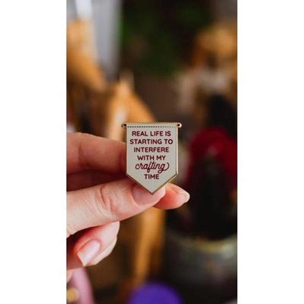 Crafting Banner Artist Enamel Pin, Crafter Jewelry Accessory, Creative Craft Gifts, Maker Quote Lapel Brooch, Art Gift Ideas, Backpack Pins
