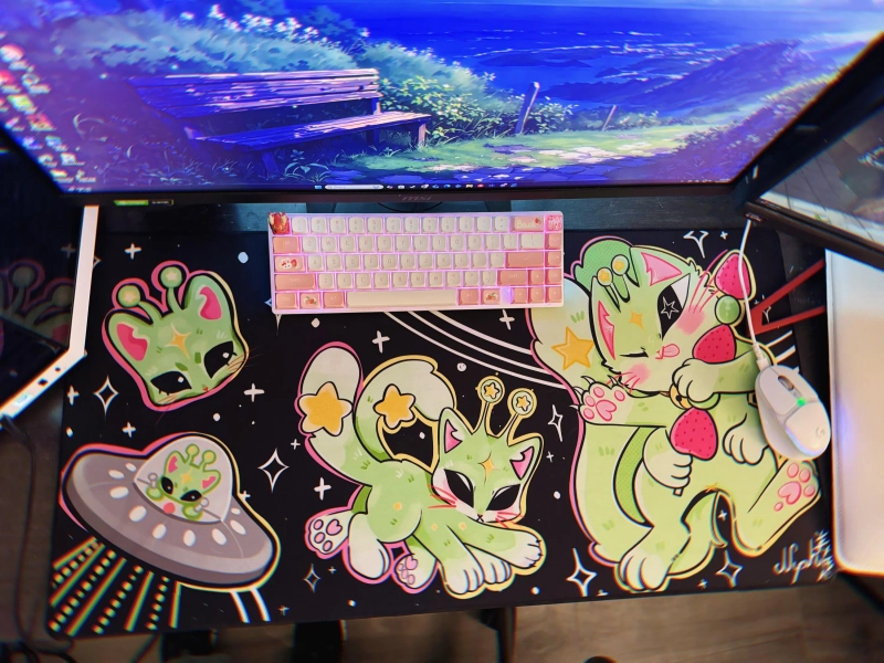 Glorbus Desk Mat