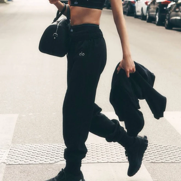 Alo Yoga Accolade