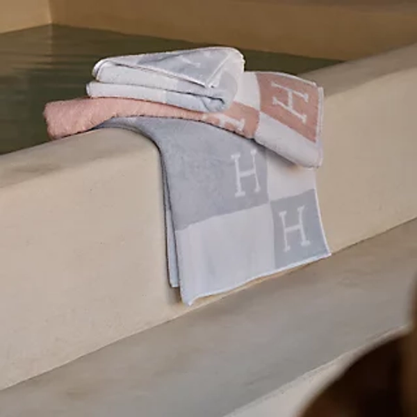 Avalon towel