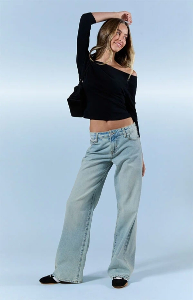 Casey Low Rise Baggy Jeans Lighter Blue