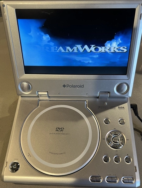 Polaroid PDM-0817 Portable 7" DVD Player With Cords