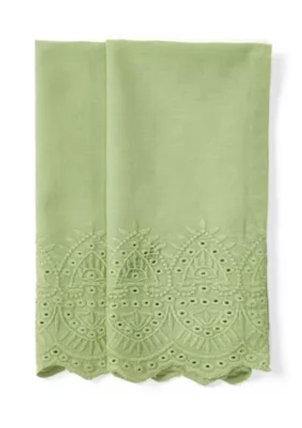 Set of 2 Green Eyelet Napkins