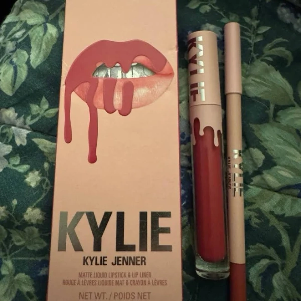 Kylie Cosmetics Brand New Kylie Lip Kit