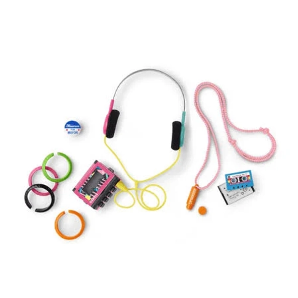 American Girl Courtney's Meet Accessories